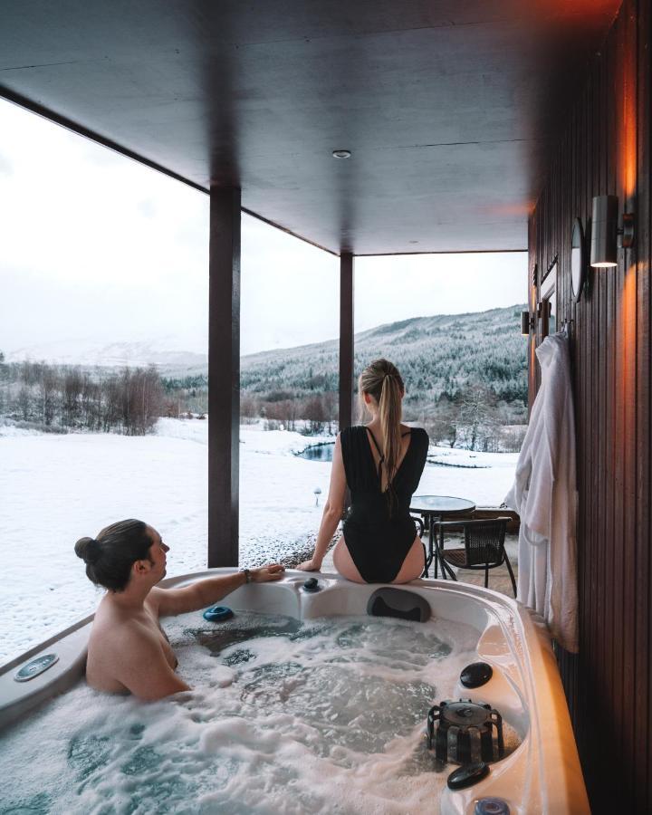 Frances' Sketch Pad With Hot Tub Apartment Fort William Exterior photo