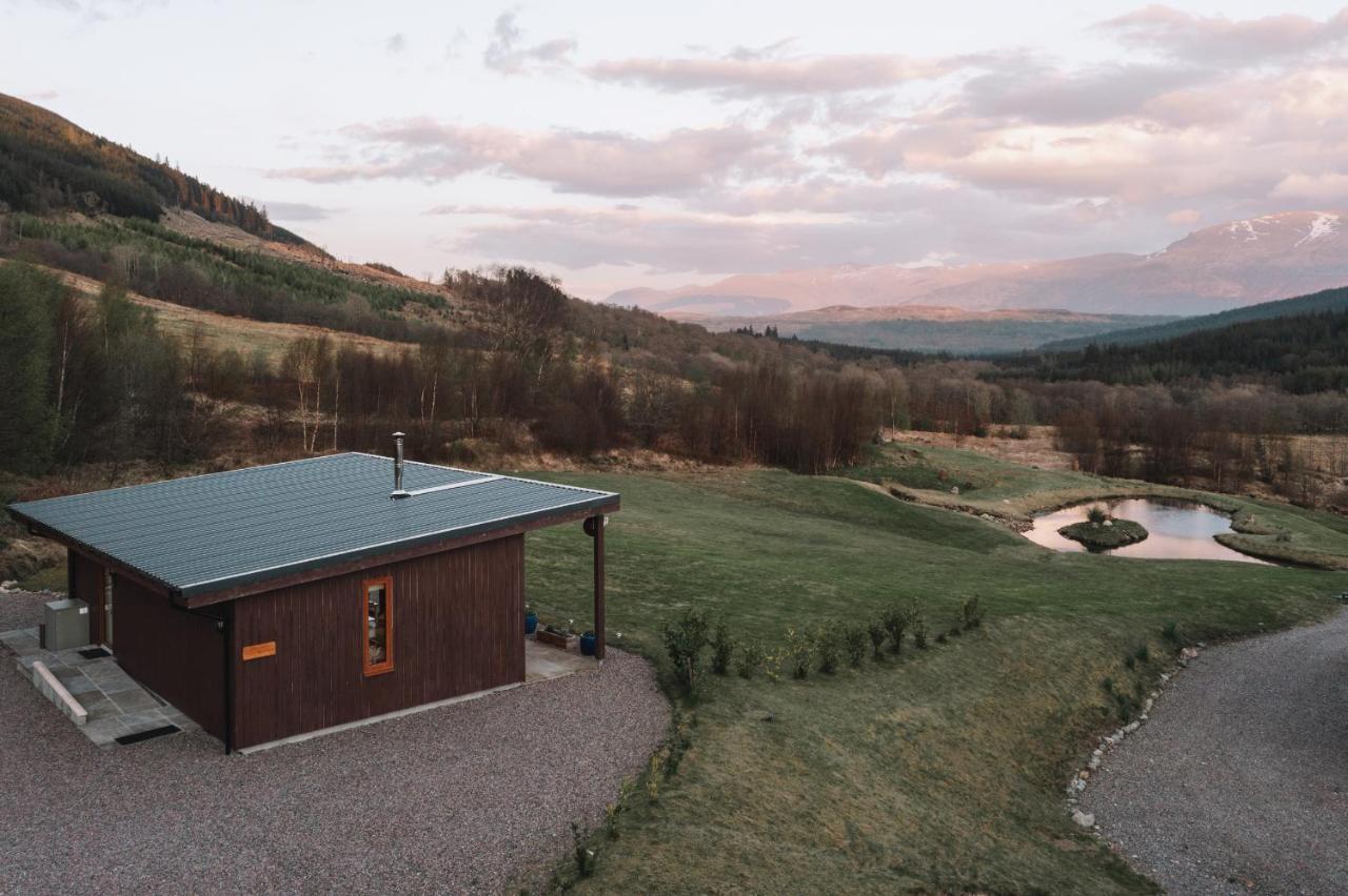 Frances' Sketch Pad With Hot Tub Apartment Fort William Exterior photo
